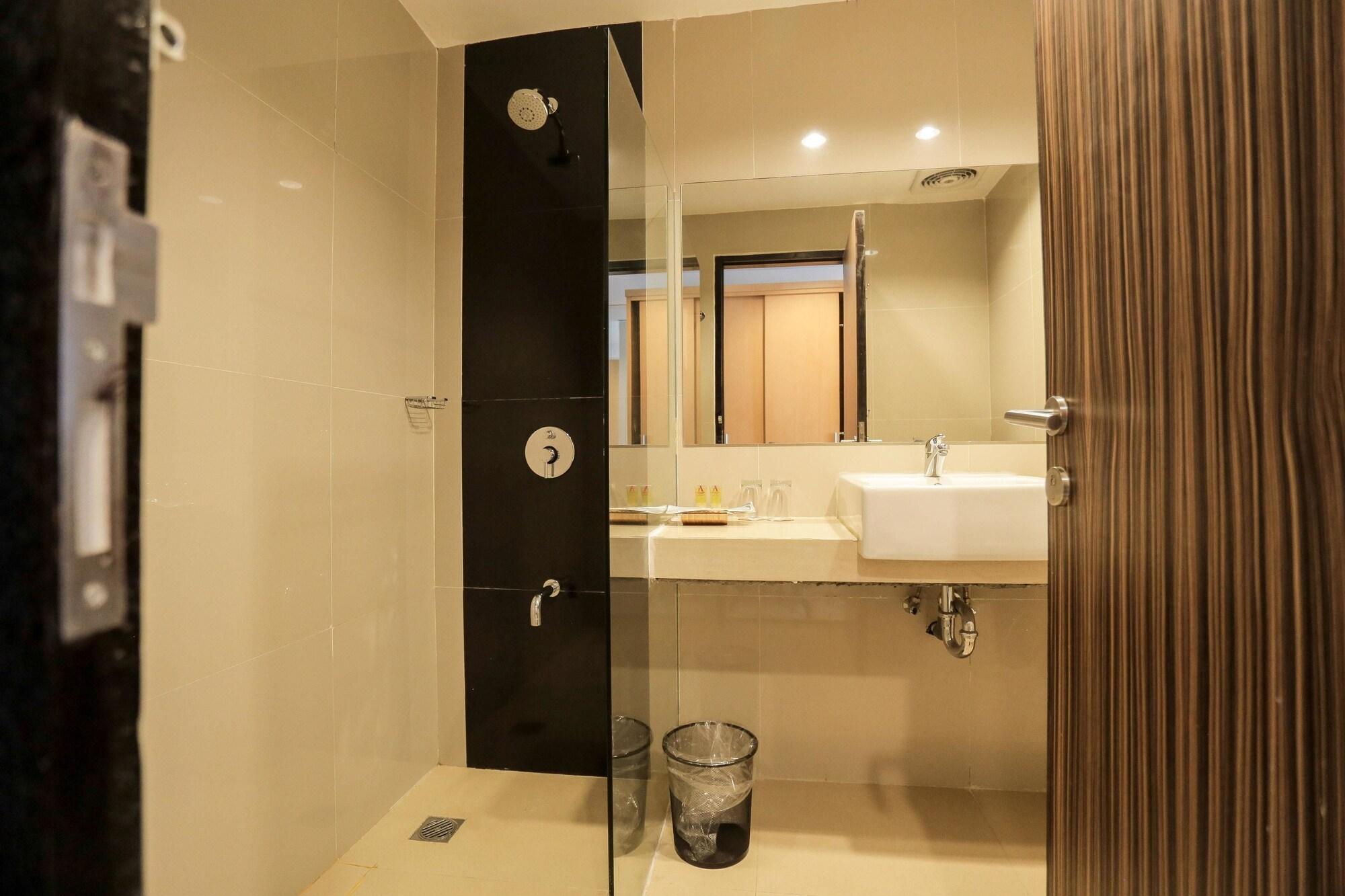 Grand Asia Hotel Makasar Zewnętrze zdjęcie