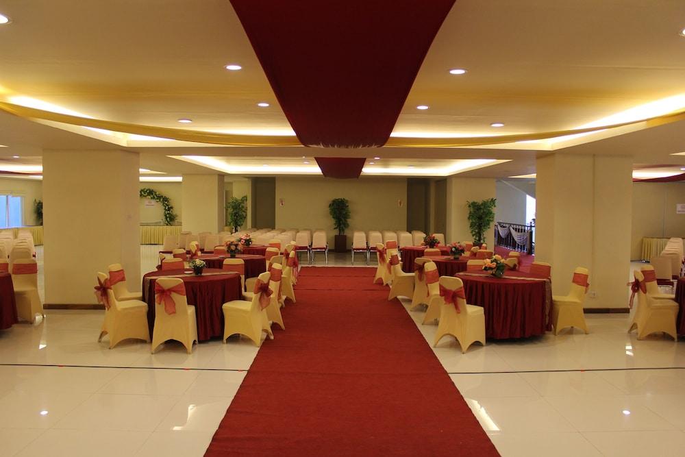 Grand Asia Hotel Makasar Zewnętrze zdjęcie