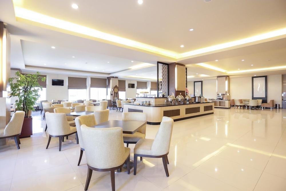 Grand Asia Hotel Makasar Zewnętrze zdjęcie