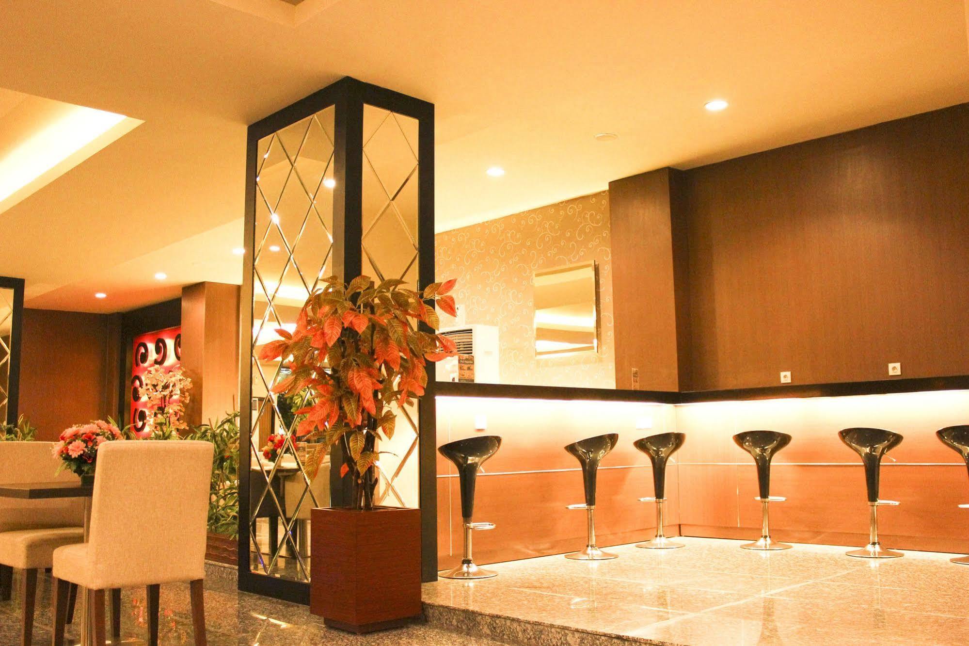 Grand Asia Hotel Makasar Zewnętrze zdjęcie