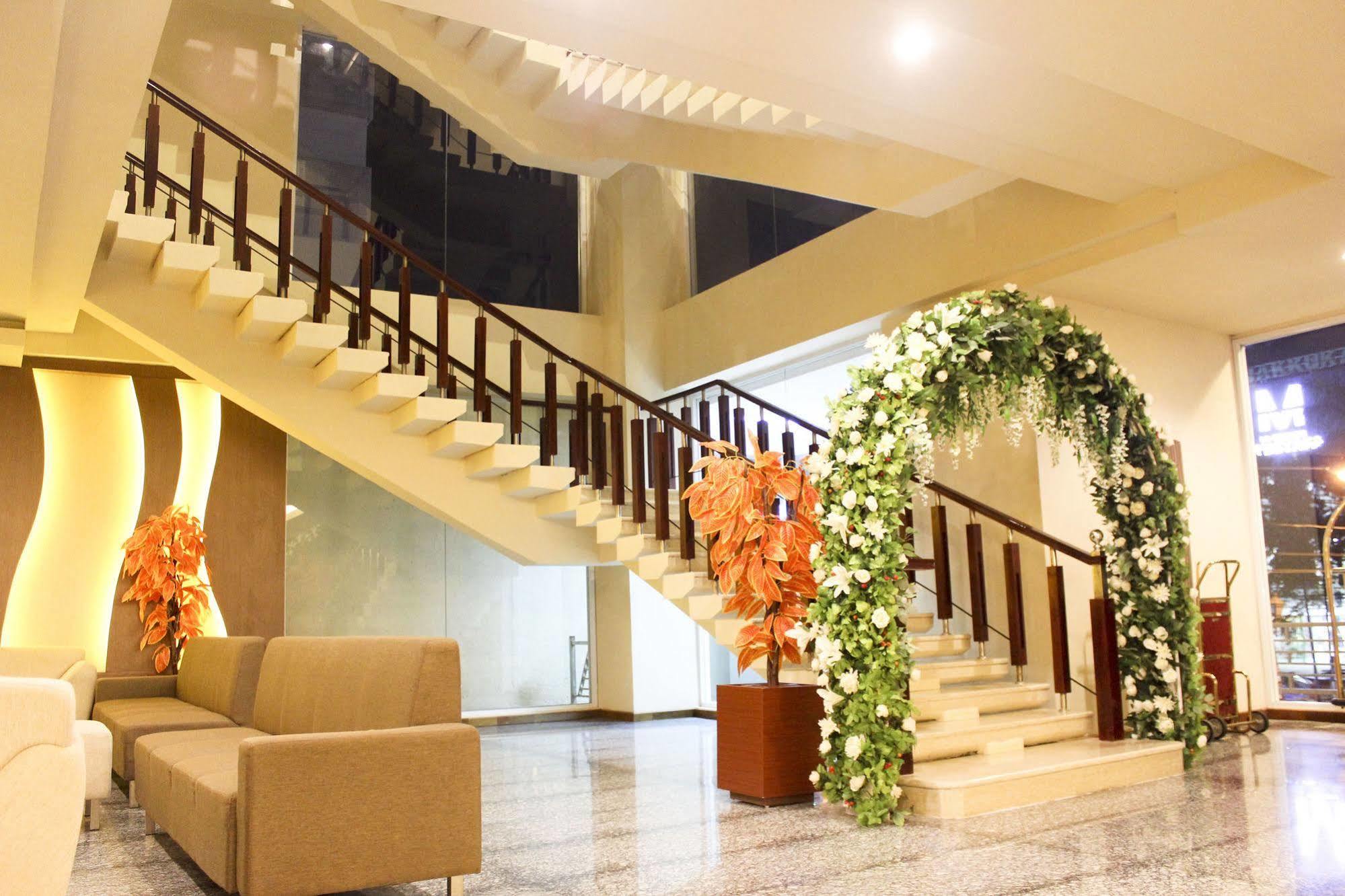Grand Asia Hotel Makasar Zewnętrze zdjęcie